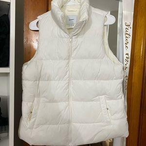 NEW White Old Navy puffer vest size M